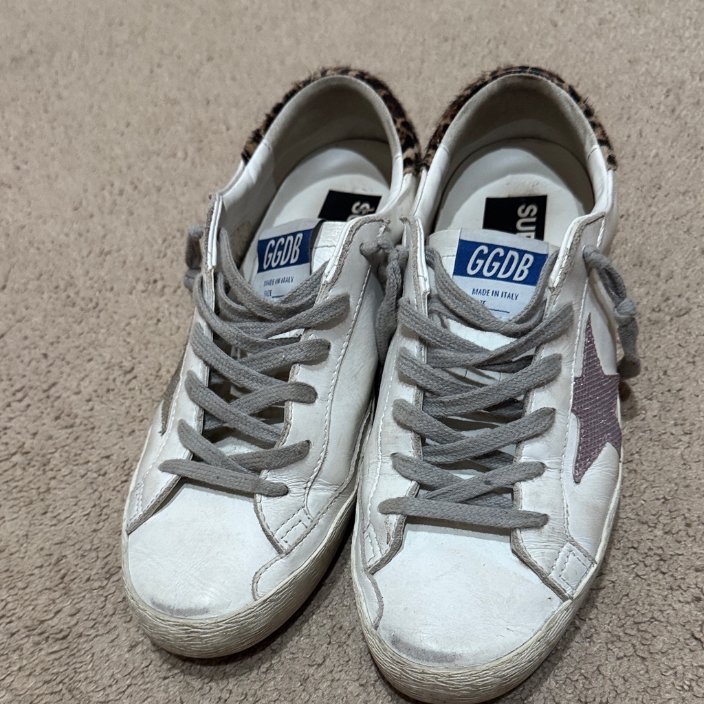 Golden Goose White Sneakers With Gray Laces And Pink Star